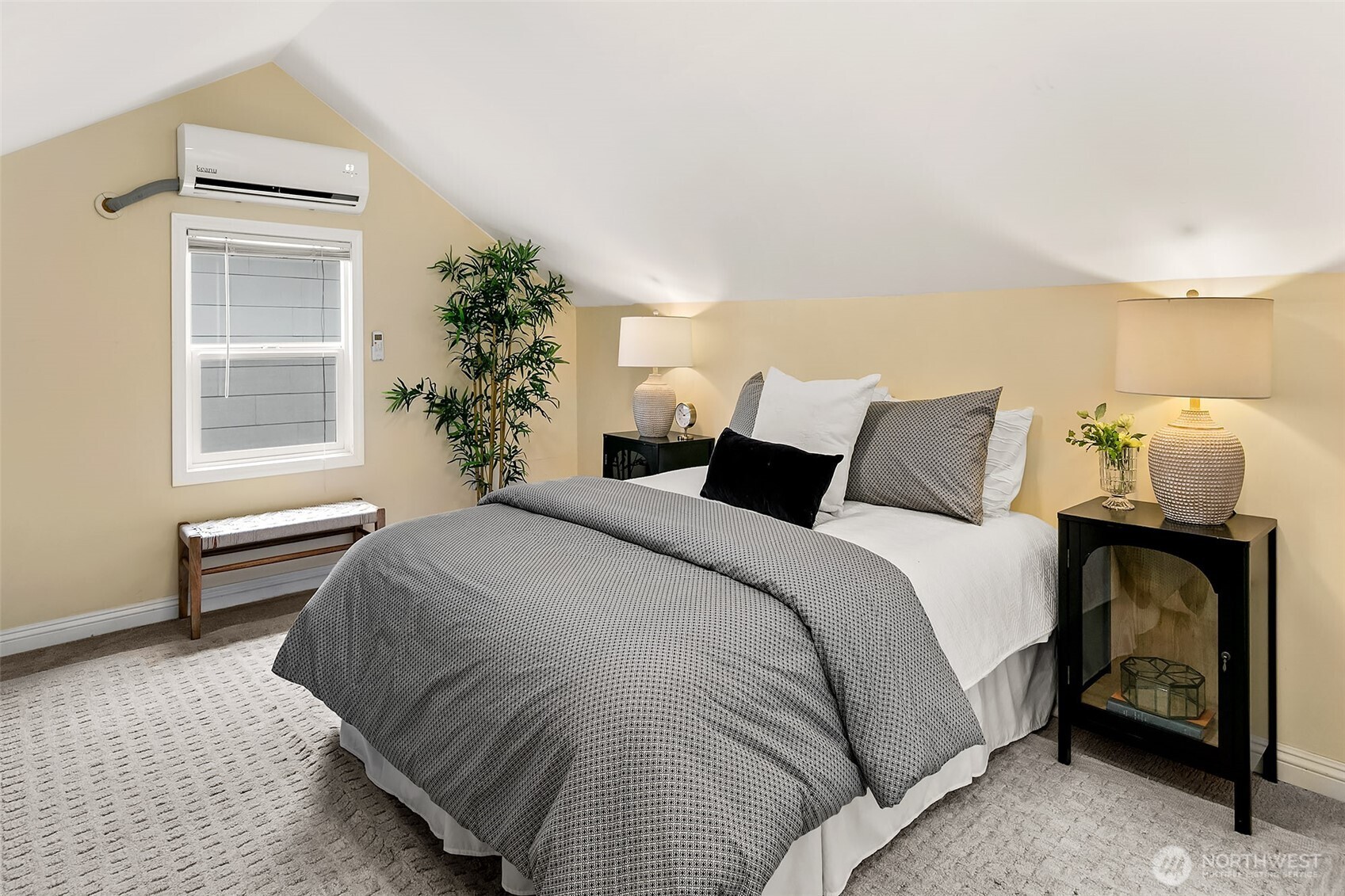 954 19th Avenue E, Seattle, WA 98112