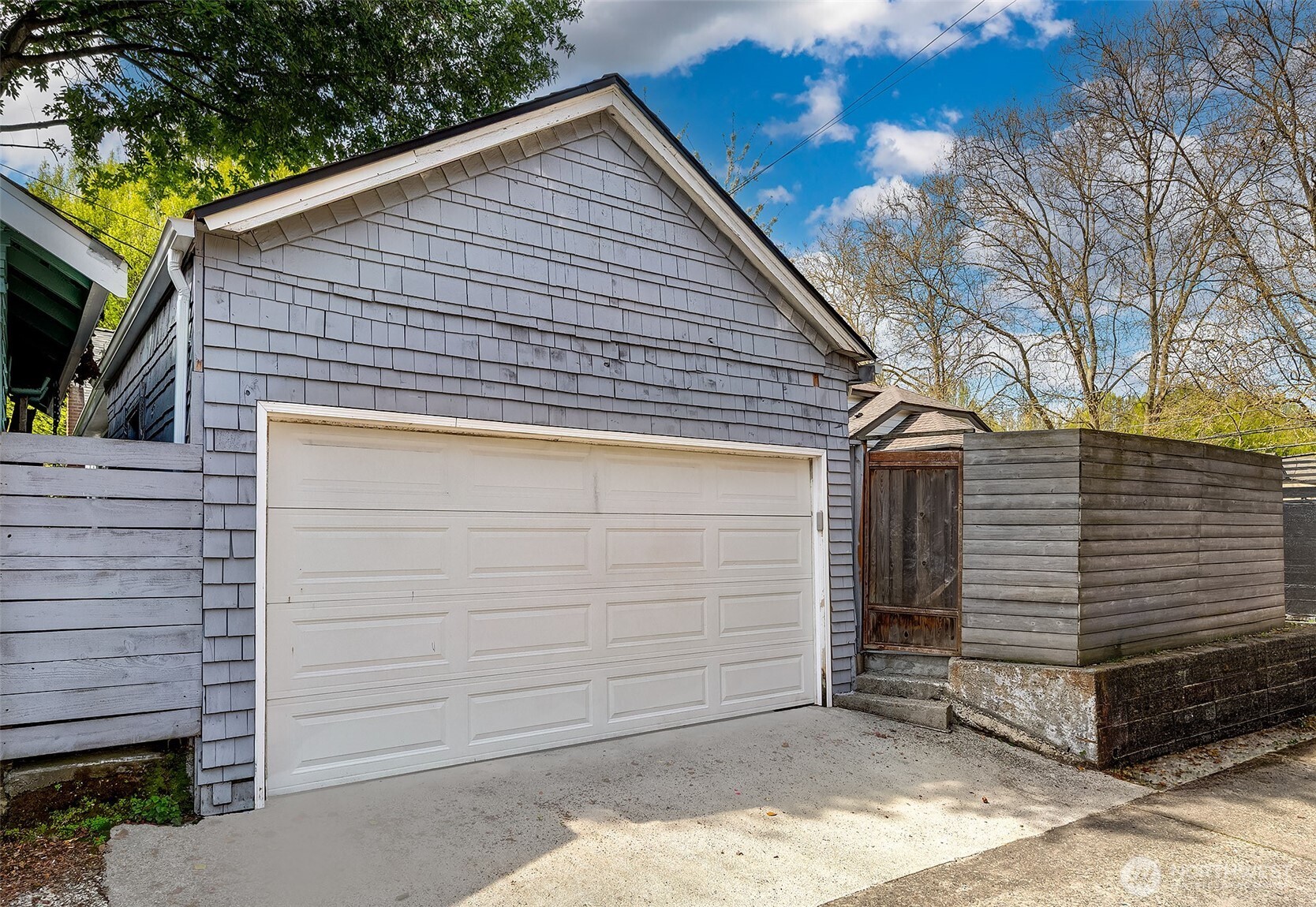 954 19th Avenue E, Seattle, WA 98112
