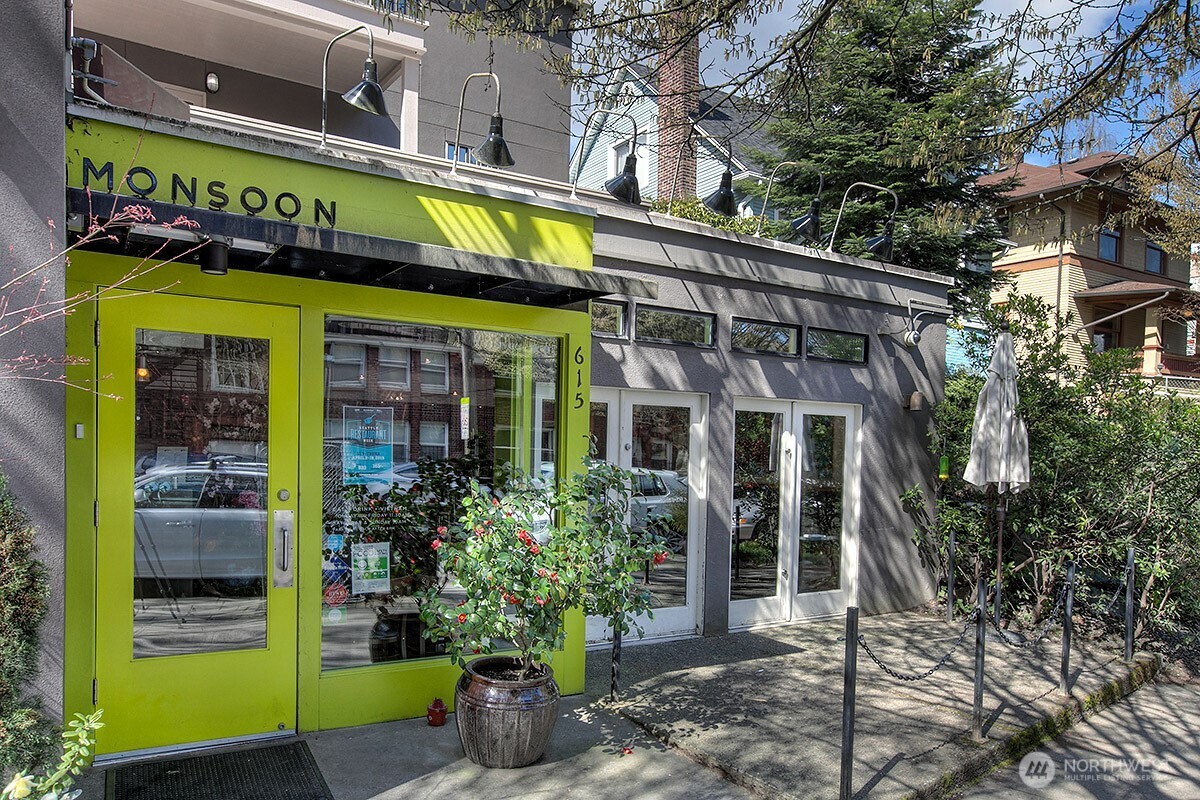 954 19th Avenue E, Seattle, WA 98112
