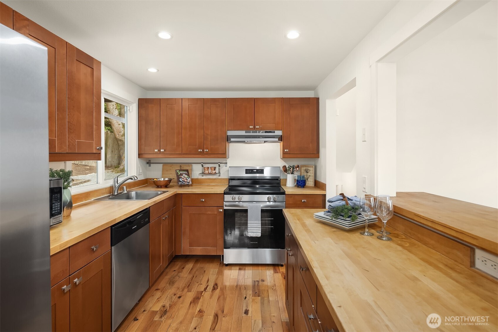 14011 98th Avenue NE, Kirkland, WA 98034