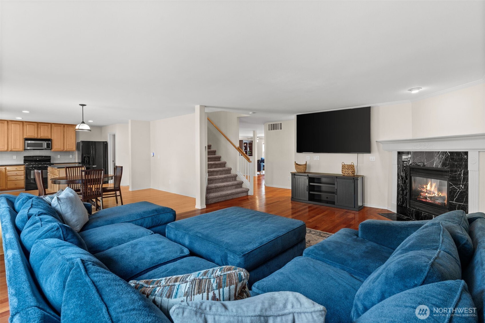 23412 SE 260th Court , Maple Valley, WA 98038-4709