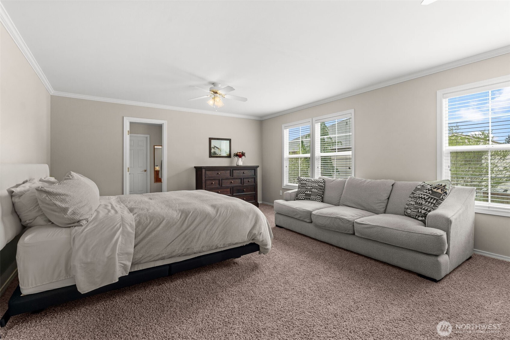 23412 SE 260th Court , Maple Valley, WA 98038-4709