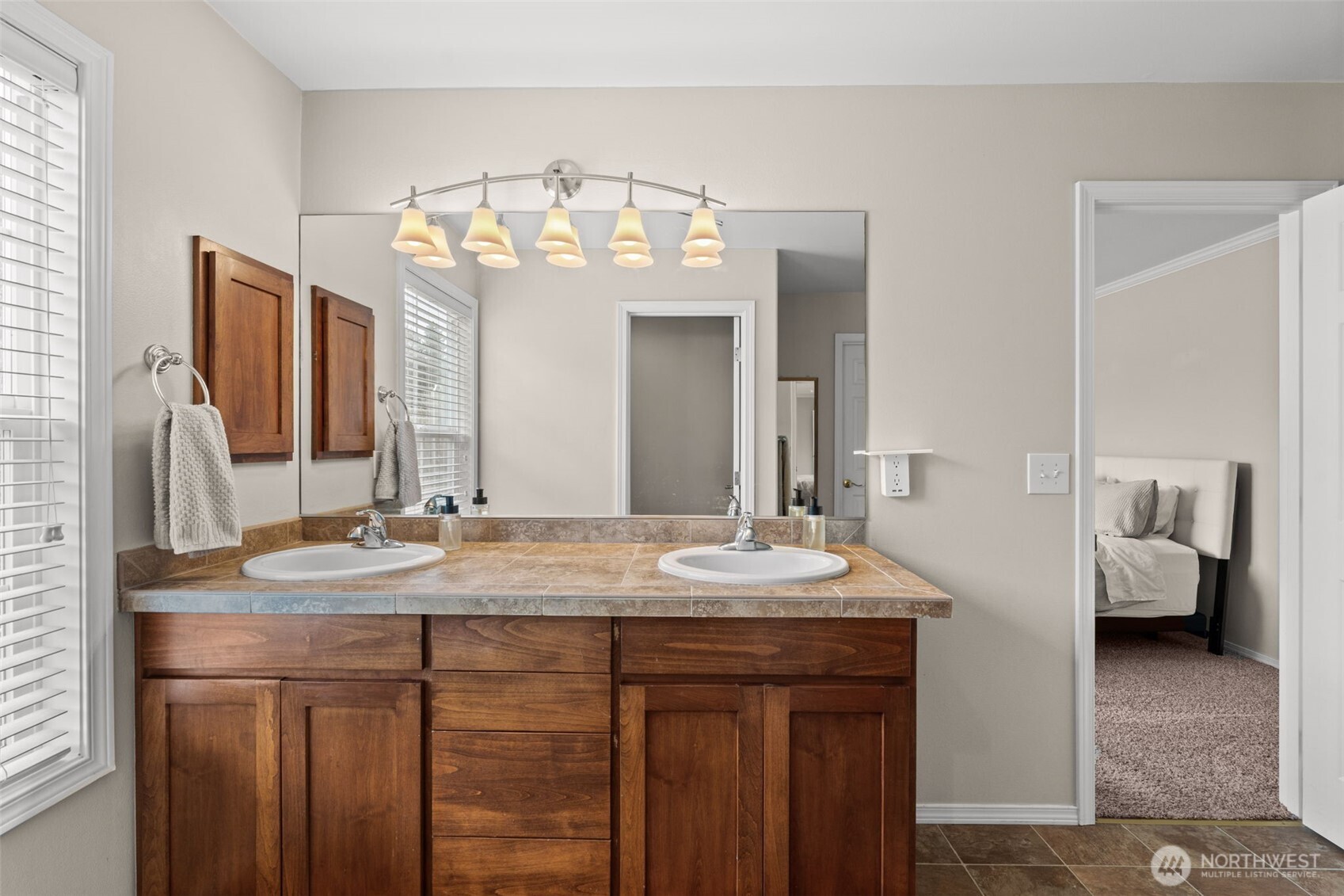 23412 SE 260th Court , Maple Valley, WA 98038-4709