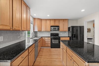 23412 SE 260th Court , Maple Valley, WA 98038-4709 - Photo 7