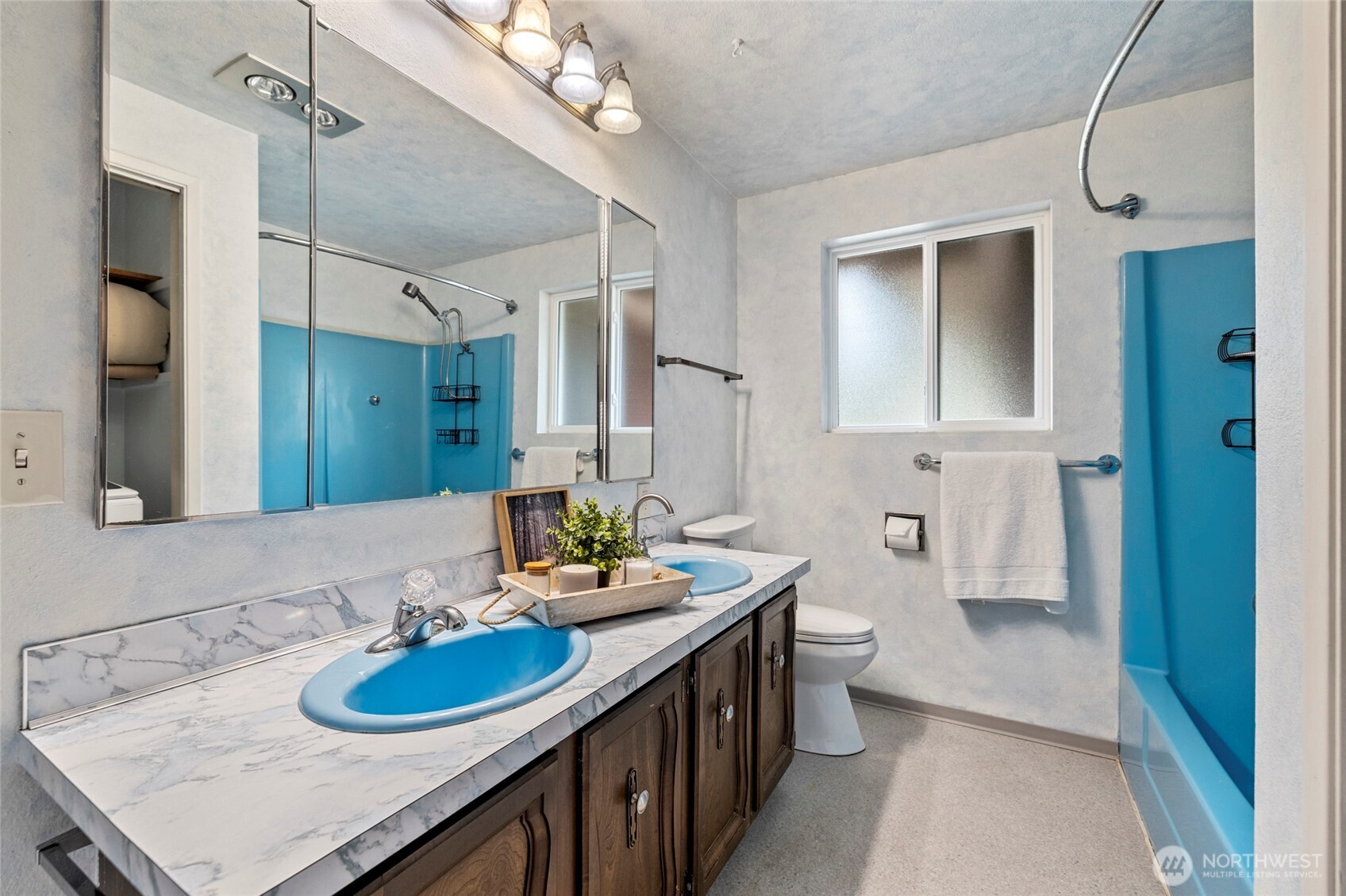 980 Moonraker Drive , Freeland, WA 98249