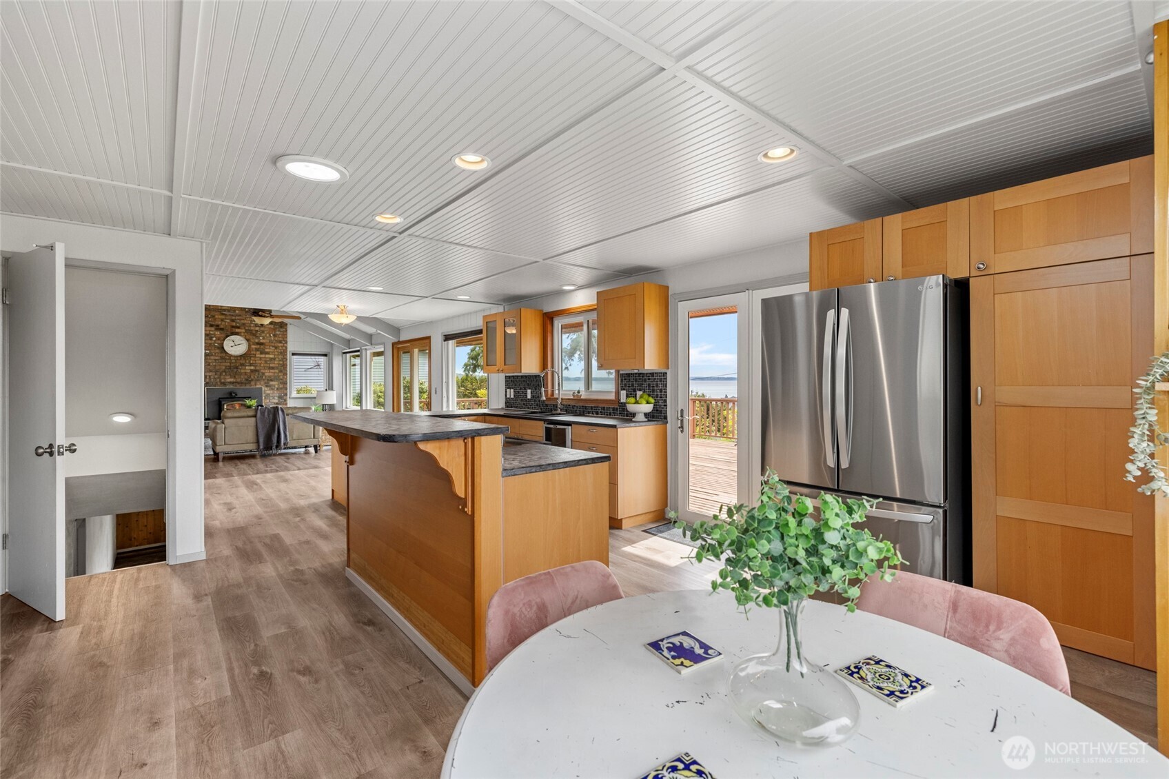 980 Moonraker Drive , Freeland, WA 98249