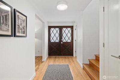 9226 Matthews Avenue NE, Seattle, WA 98115 - Photo 17
