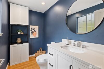 9226 Matthews Avenue NE, Seattle, WA 98115 - Photo 26