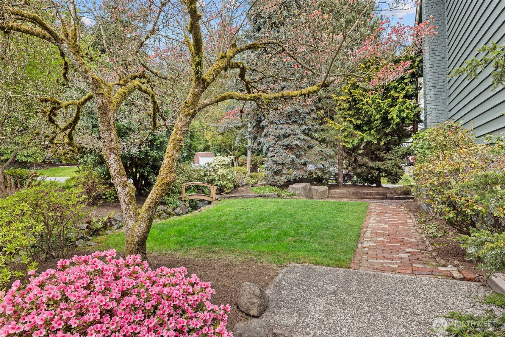9226 Matthews Avenue NE, Seattle, WA 98115