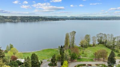 9226 Matthews Avenue NE, Seattle, WA 98115 - Photo 37