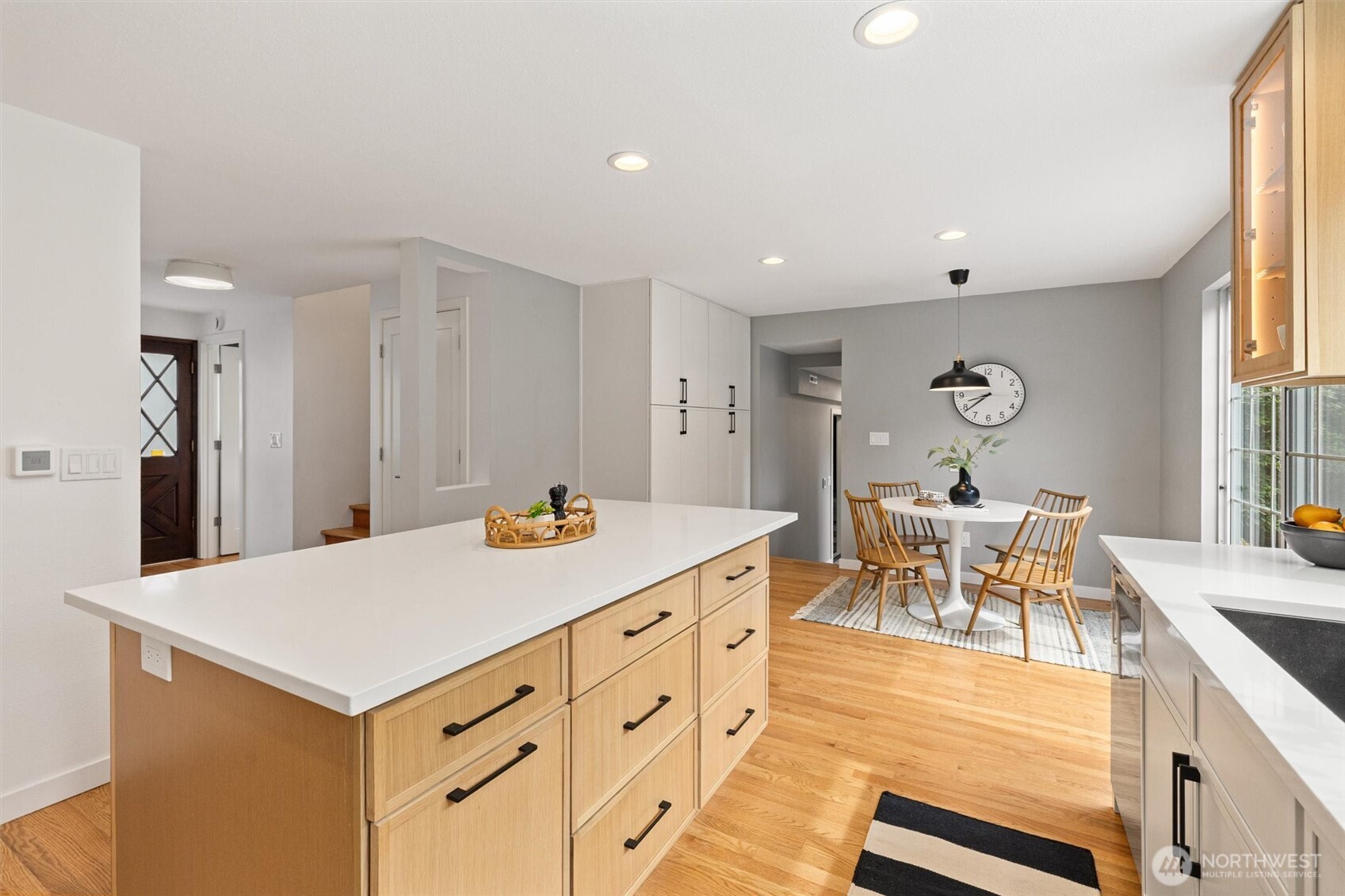 9226 Matthews Avenue NE, Seattle, WA 98115