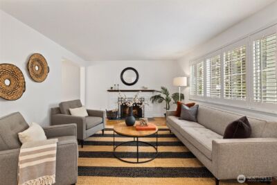 9226 Matthews Avenue NE, Seattle, WA 98115 - Photo 8