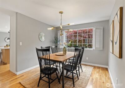 9226 Matthews Avenue NE, Seattle, WA 98115 - Photo 10