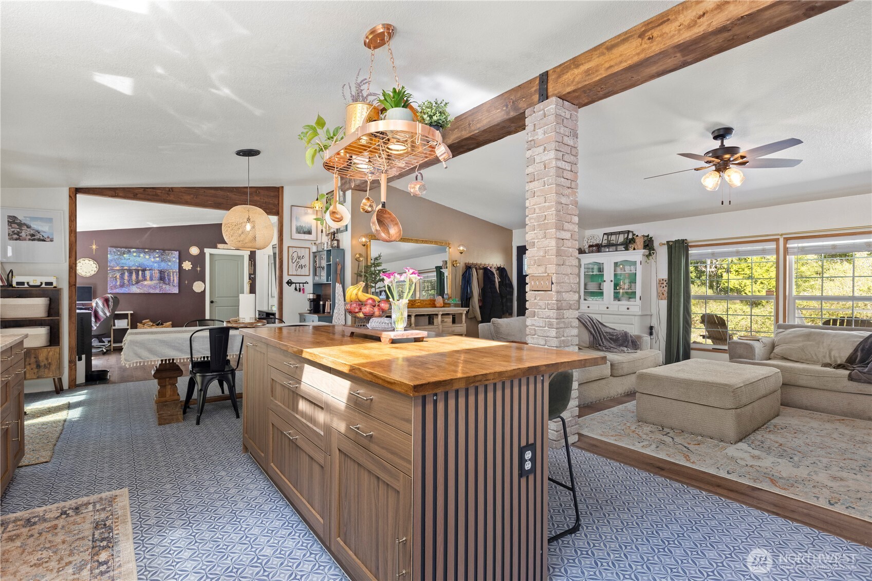9342 Phillips Road SE, Port Orchard, WA 98367-8535