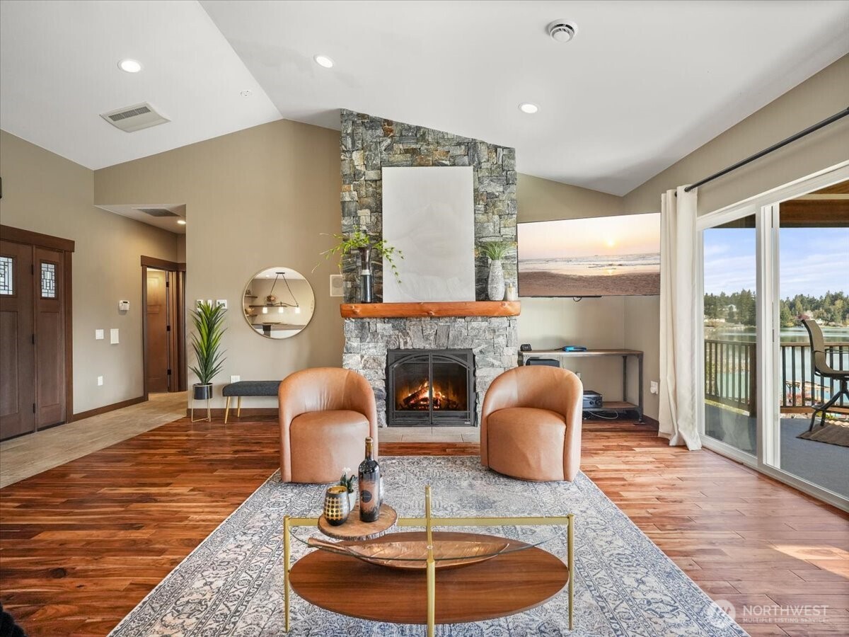 3231 Deer Island Drive E, Lake Tapps, WA 98391