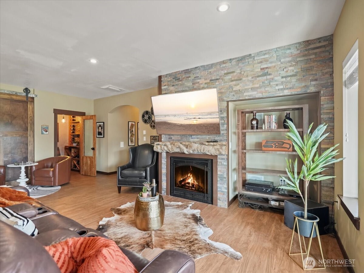 3231 Deer Island Drive E, Lake Tapps, WA 98391