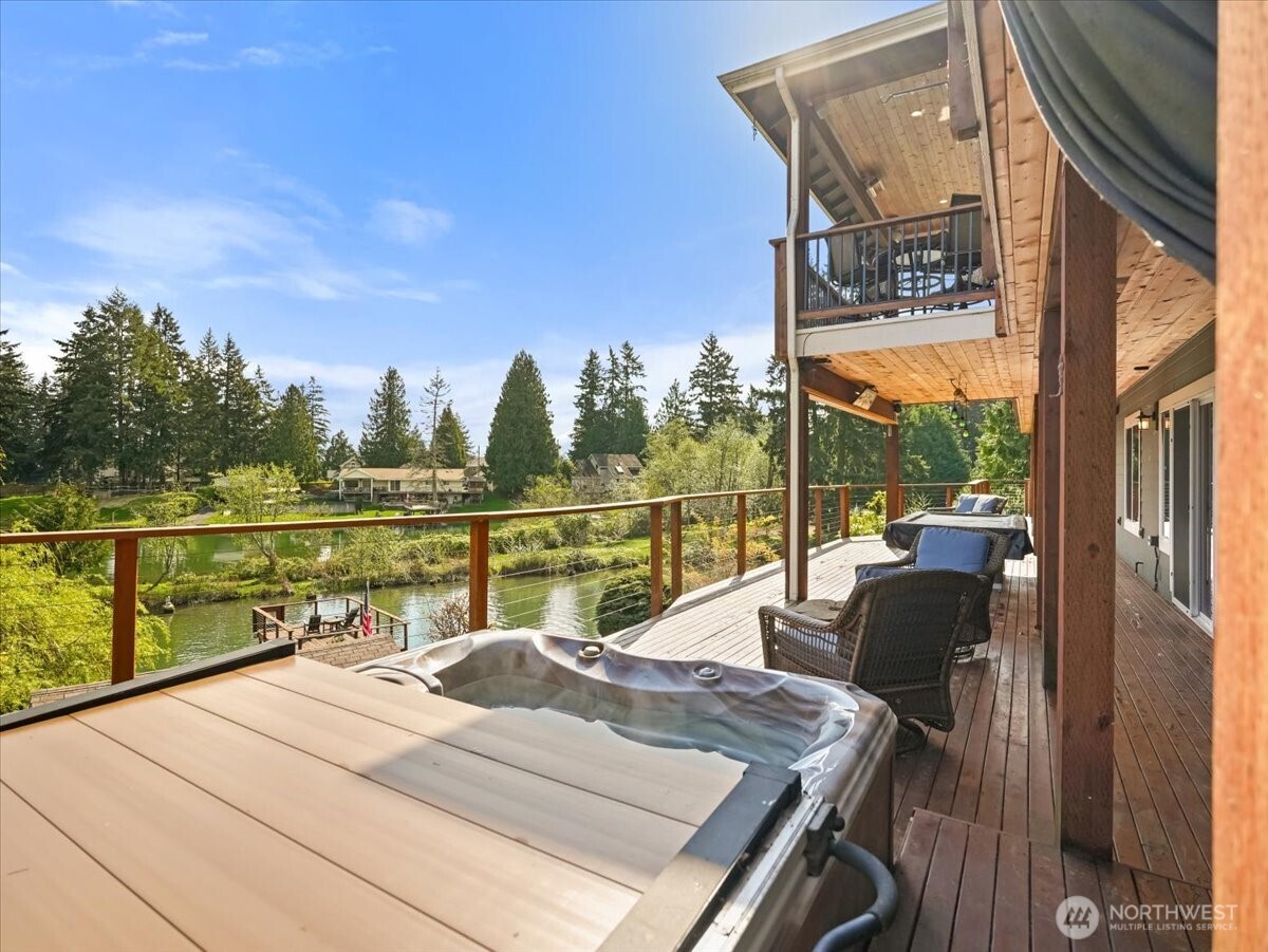3231 Deer Island Drive E, Lake Tapps, WA 98391