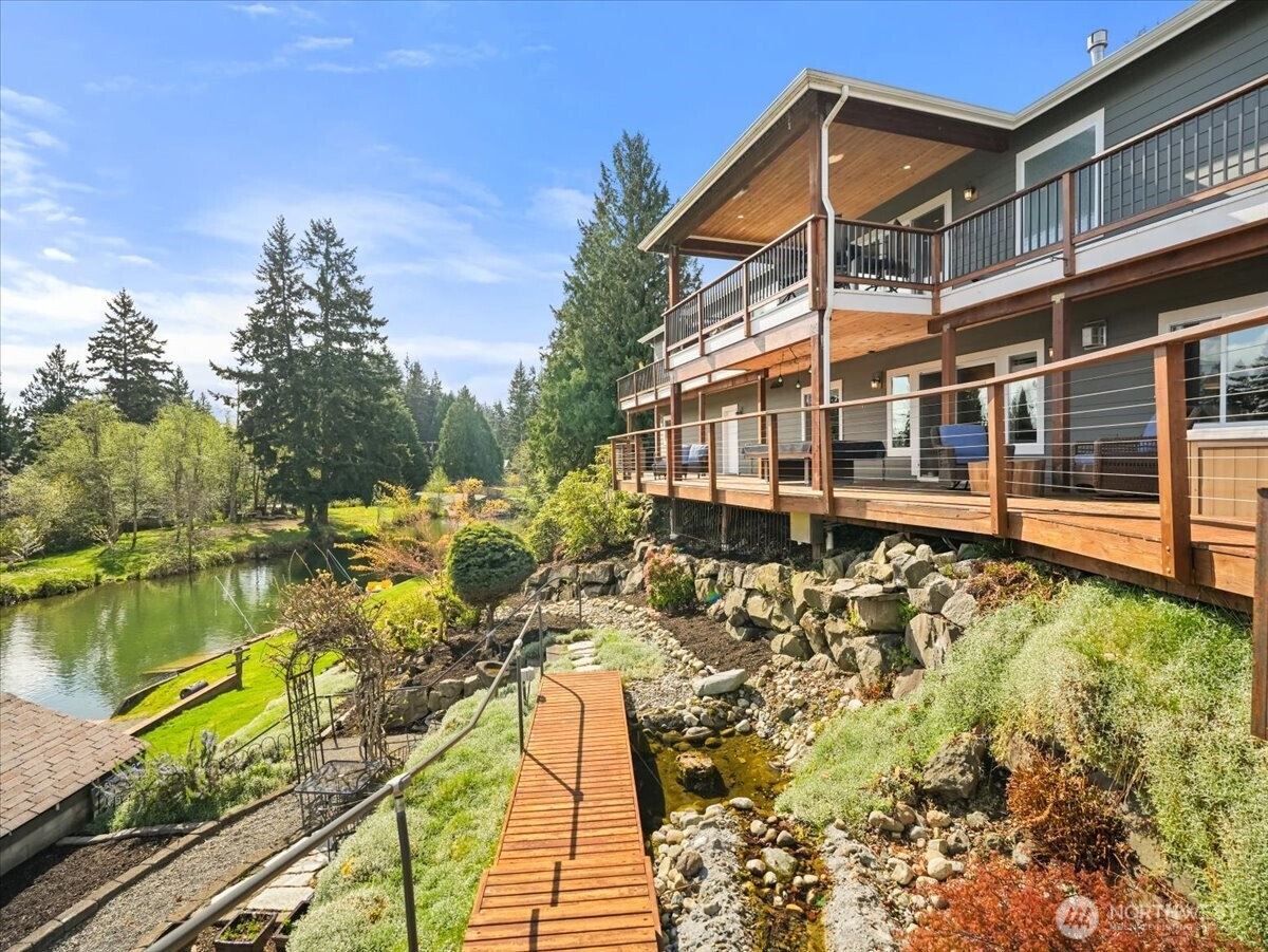 3231 Deer Island Drive E, Lake Tapps, WA 98391
