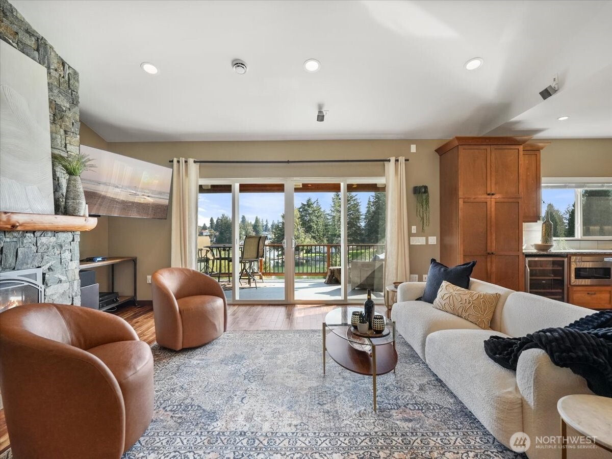 3231 Deer Island Drive E, Lake Tapps, WA 98391