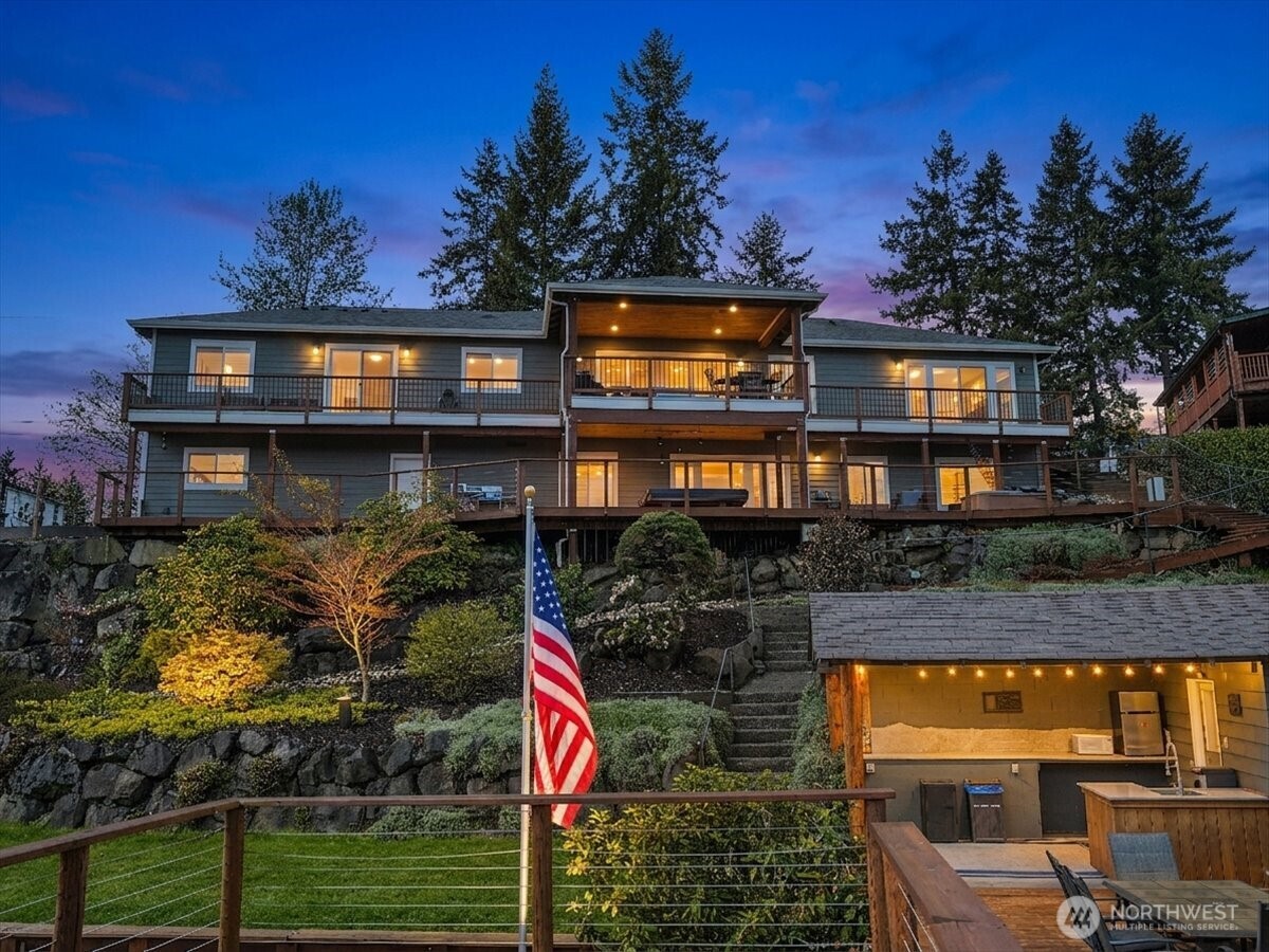 3231 Deer Island Drive E, Lake Tapps, WA 98391