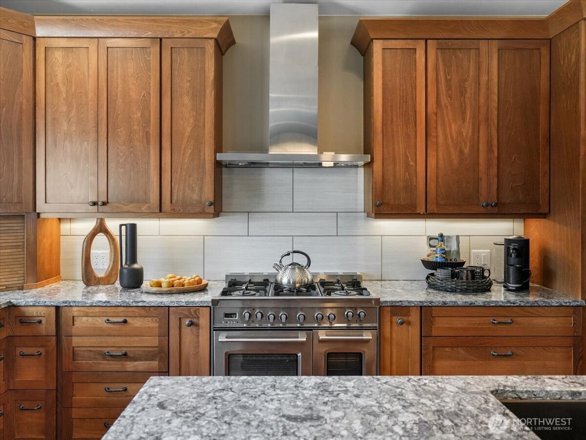 3231 Deer Island Drive E, Lake Tapps, WA 98391