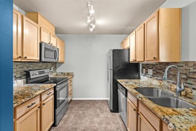 6137 Hazel Loop SE #A8, Auburn, WA 98092-8180 - Photo 14