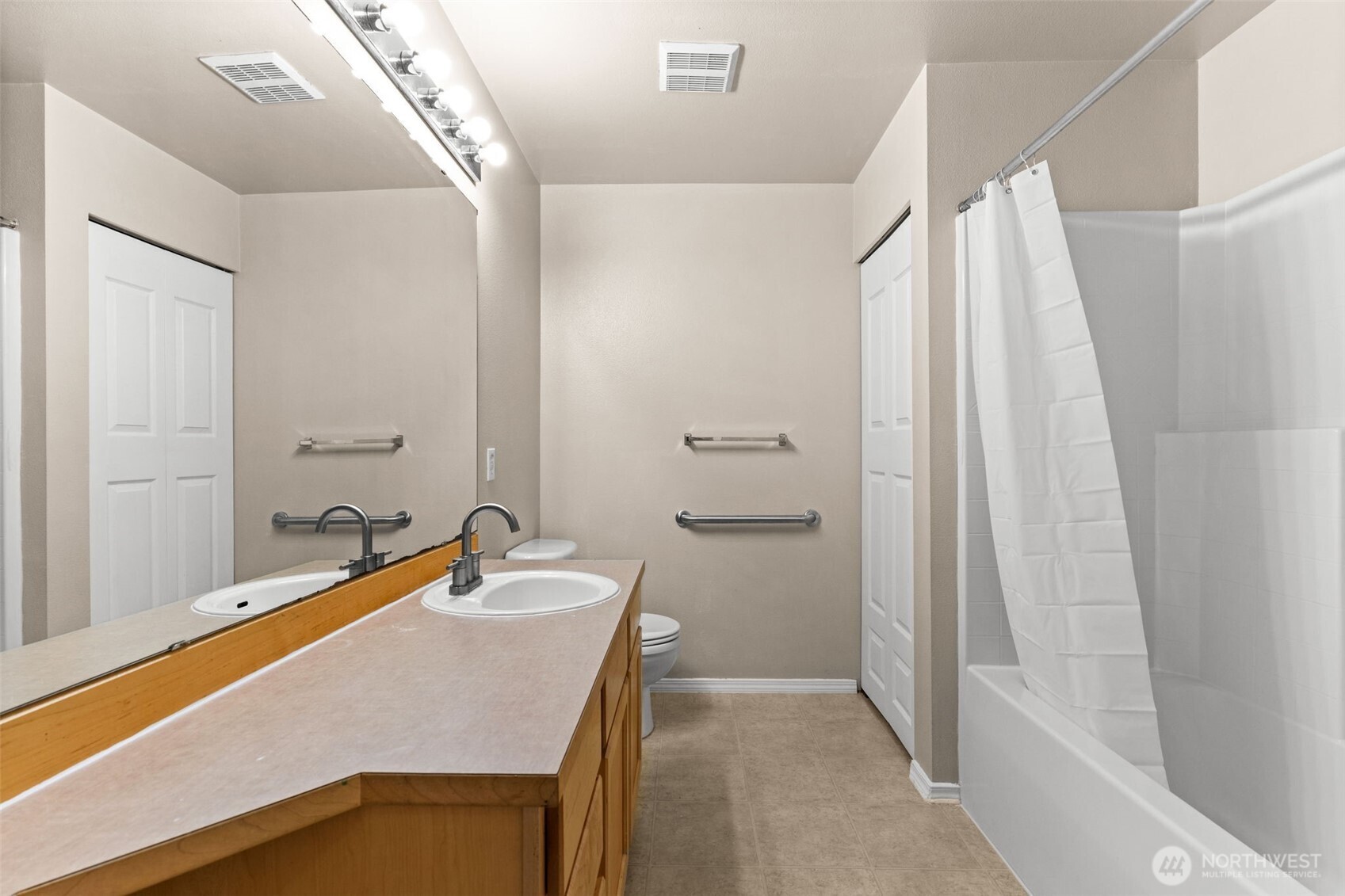 6137 Hazel Loop SE #A8, Auburn, WA 98092-8180