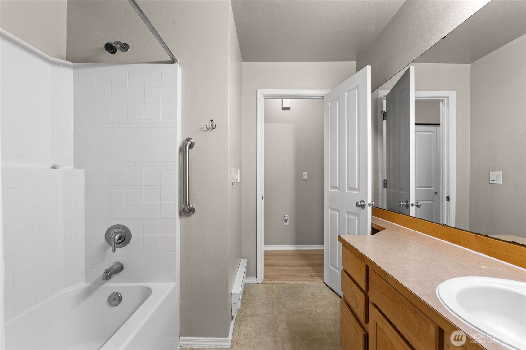 6137 Hazel Loop SE #A8, Auburn, WA 98092-8180
