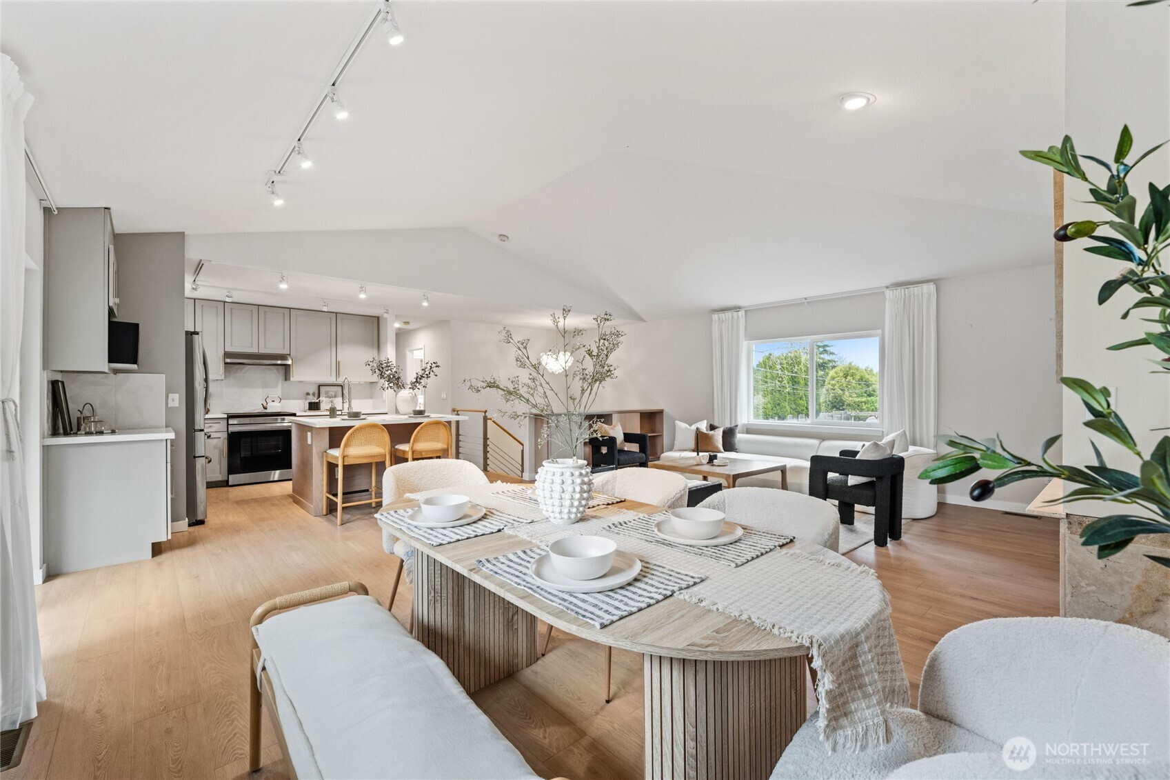 1281 SW Othello Street , Seattle, WA 98106