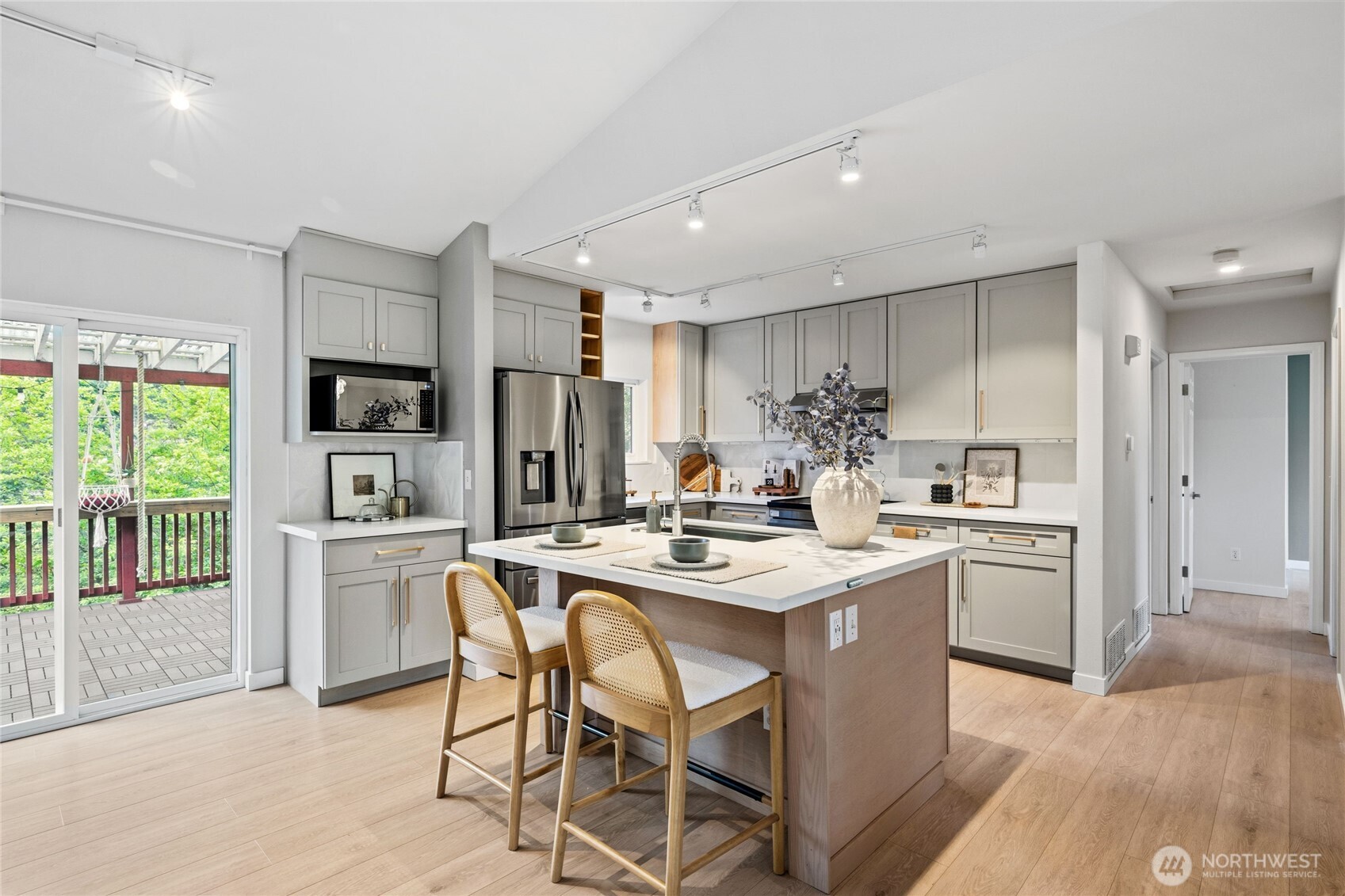 1281 SW Othello Street , Seattle, WA 98106
