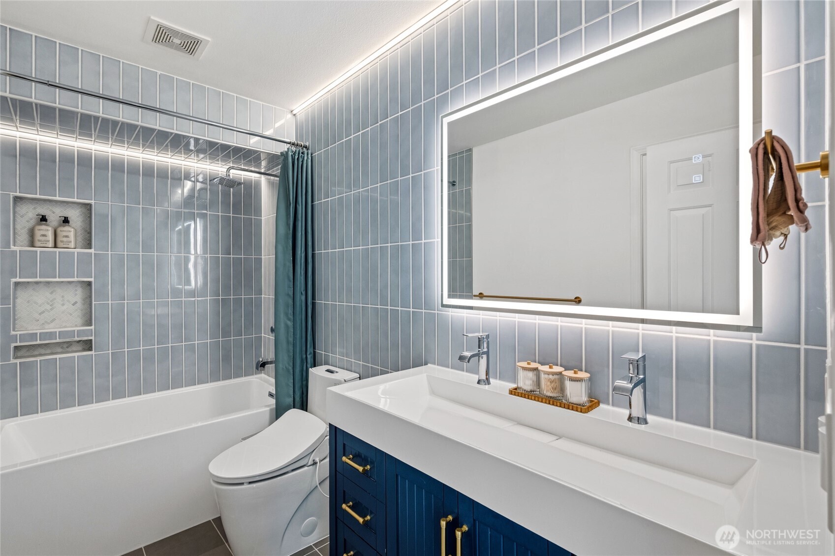 1281 SW Othello Street , Seattle, WA 98106