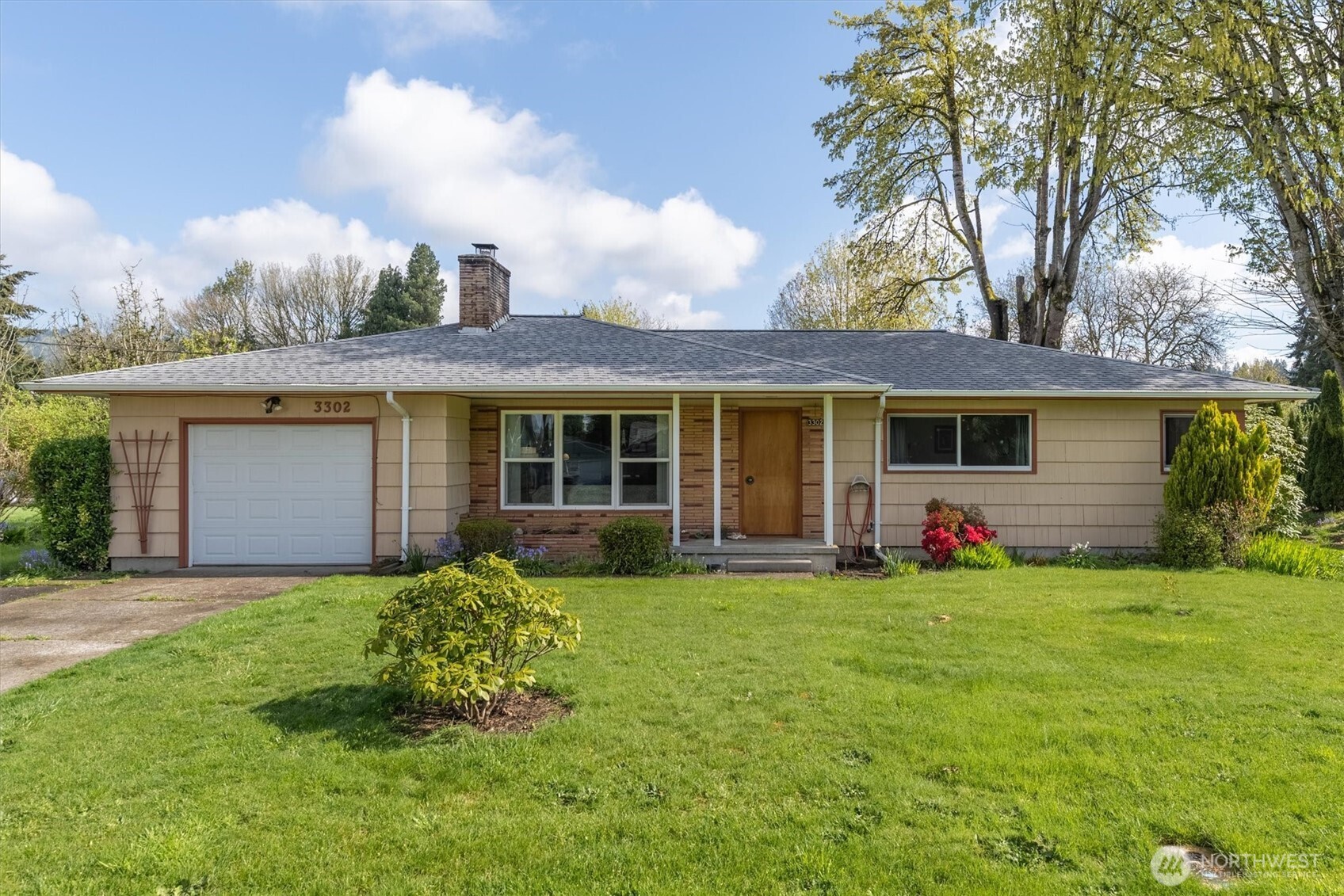 3302 Pine Street , Longview, WA 98632