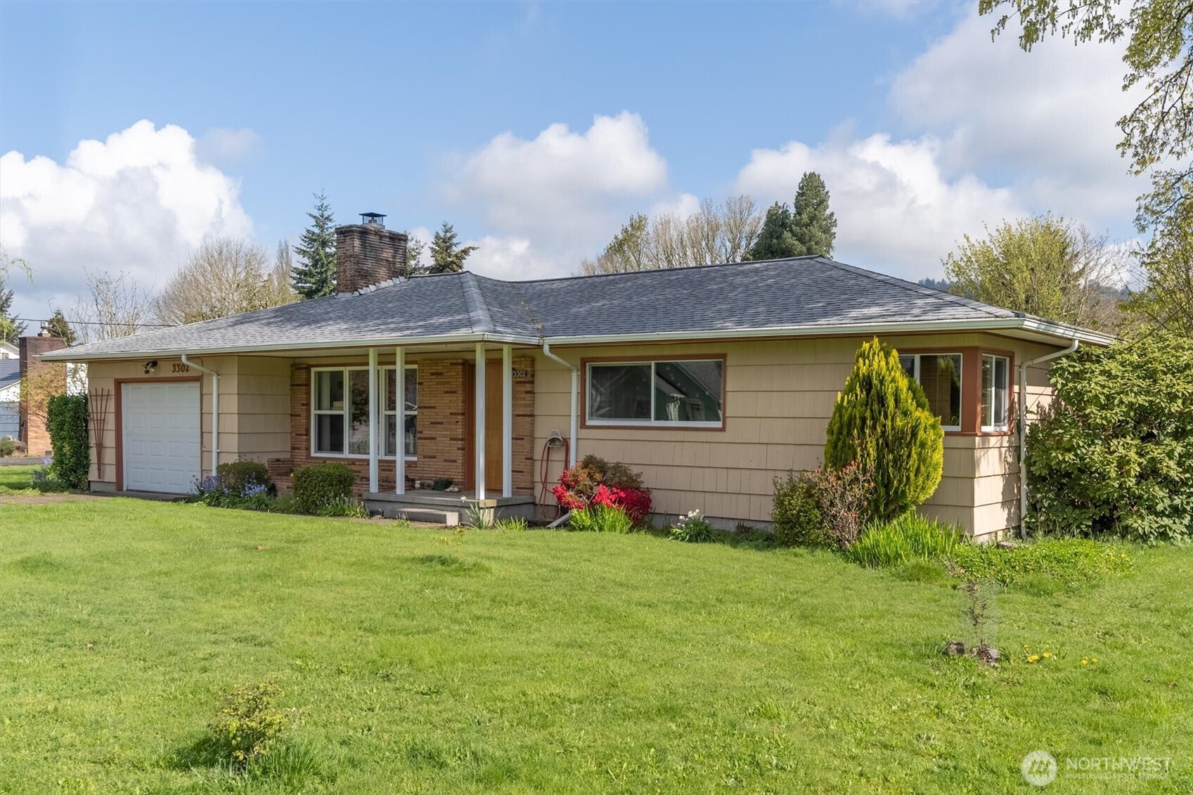 3302 Pine Street , Longview, WA 98632