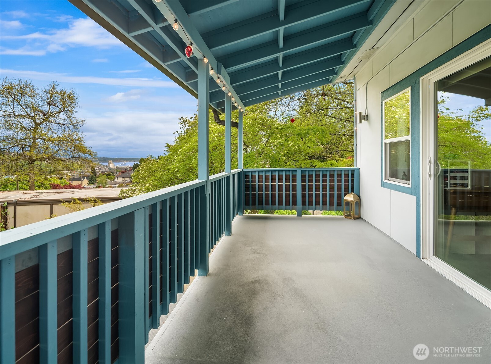 2820 27th Avenue W, Seattle, WA 98199