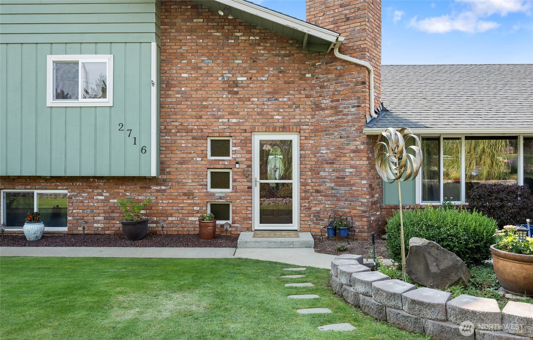2716 8th Street NE, East Wenatchee, WA 98802