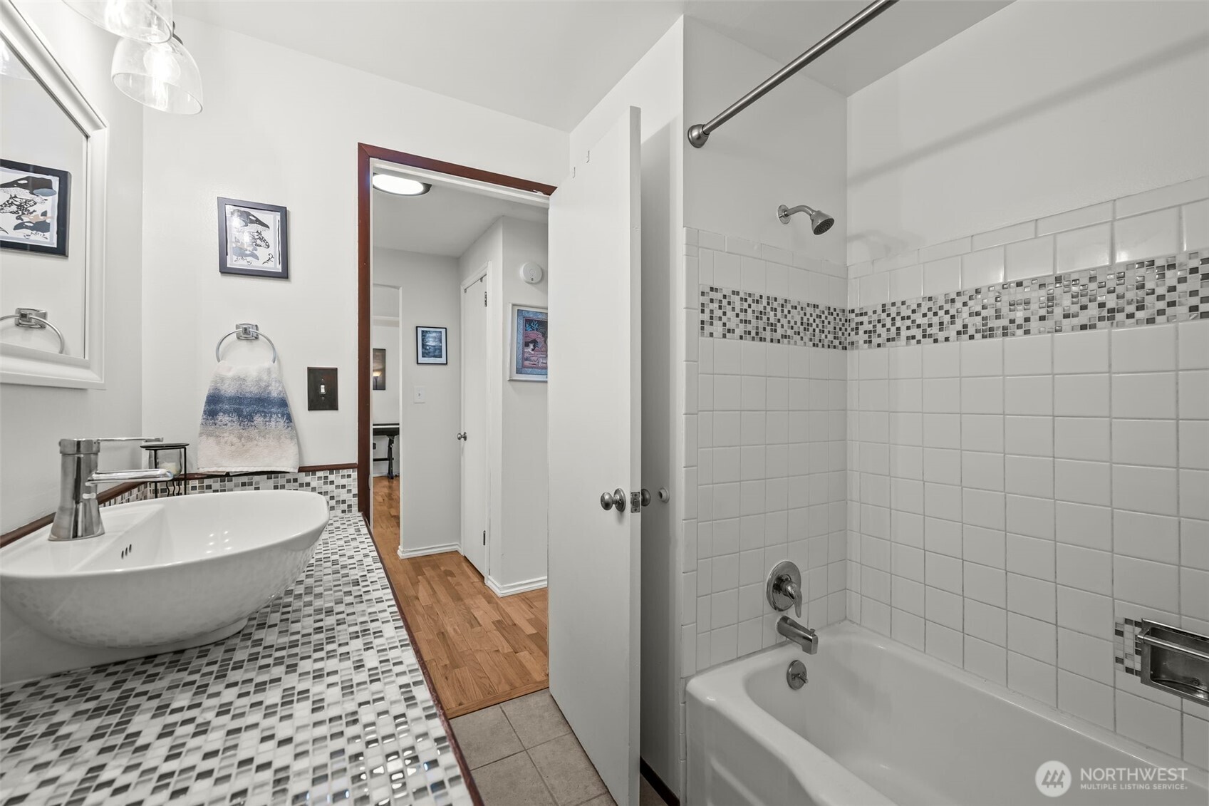 1307 N Huson Street , Tacoma, WA 98406