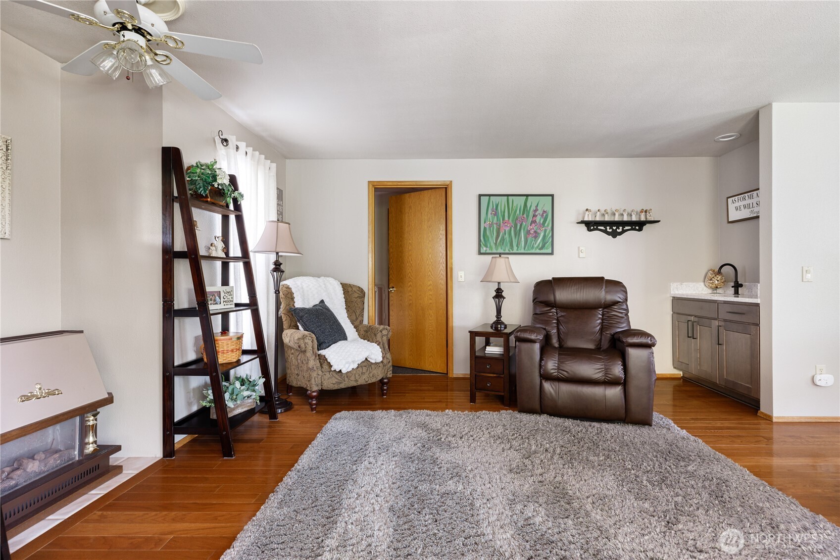 423 S 32nd Place , Mount Vernon, WA 98274