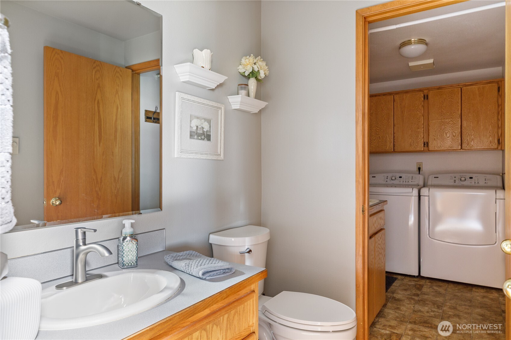 423 S 32nd Place , Mount Vernon, WA 98274