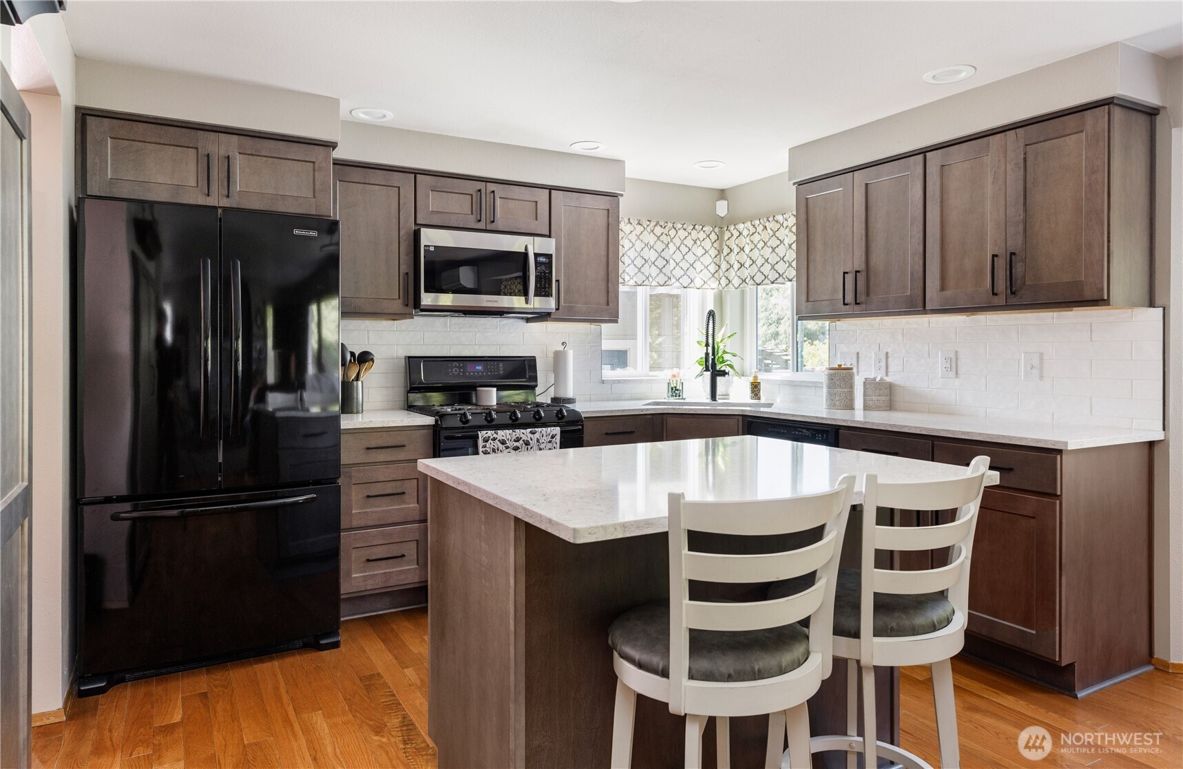 423 S 32nd Place , Mount Vernon, WA 98274