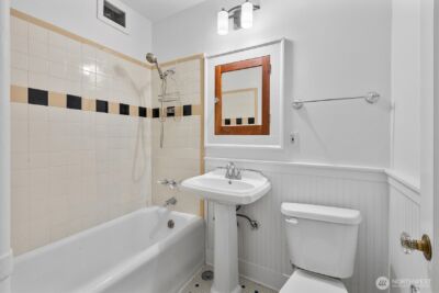 1640 18th Avenue #6, Seattle, WA 98122 - Photo 18