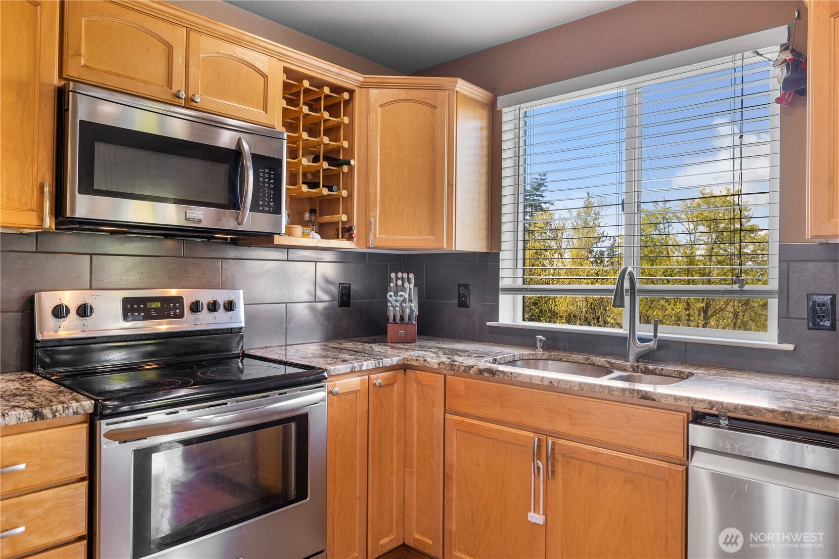 6731 38th Place NE, Marysville, WA 98270
