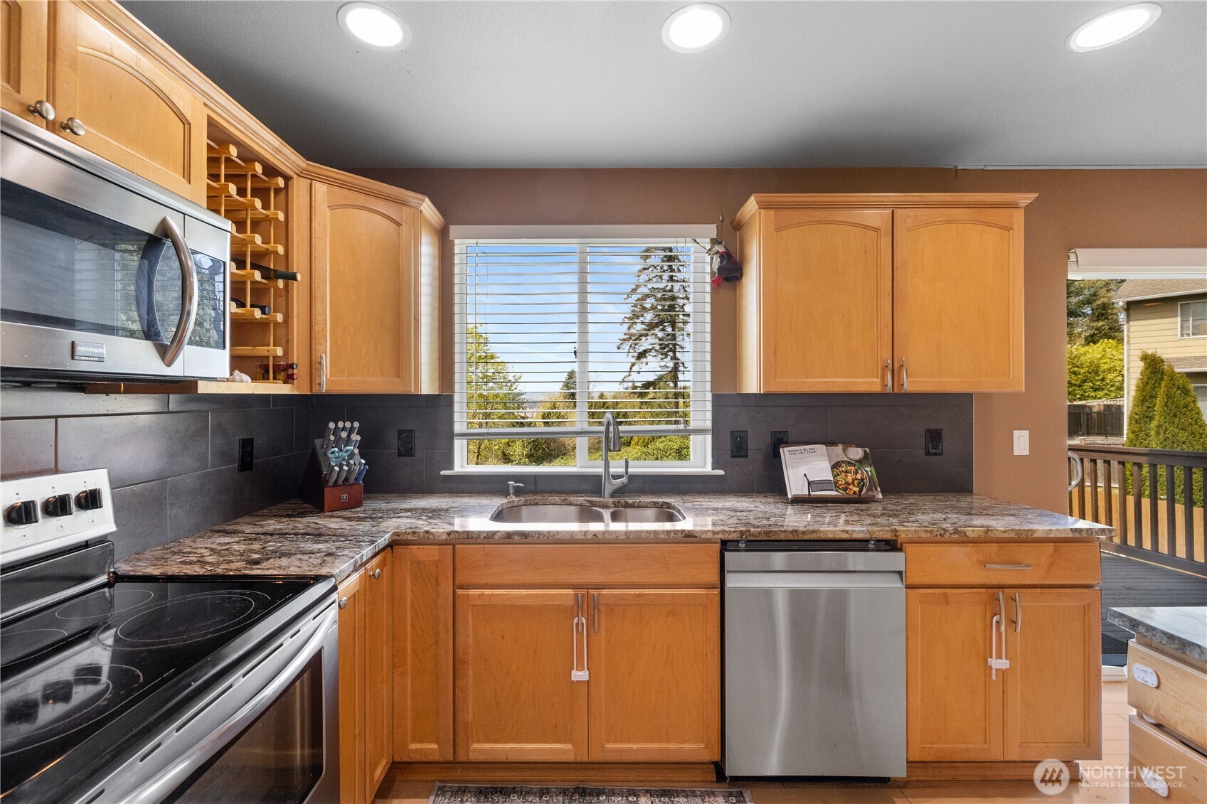 6731 38th Place NE, Marysville, WA 98270