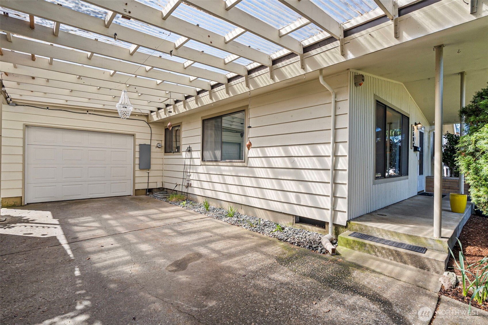 5608 N 42nd Street , Tacoma, WA 98407