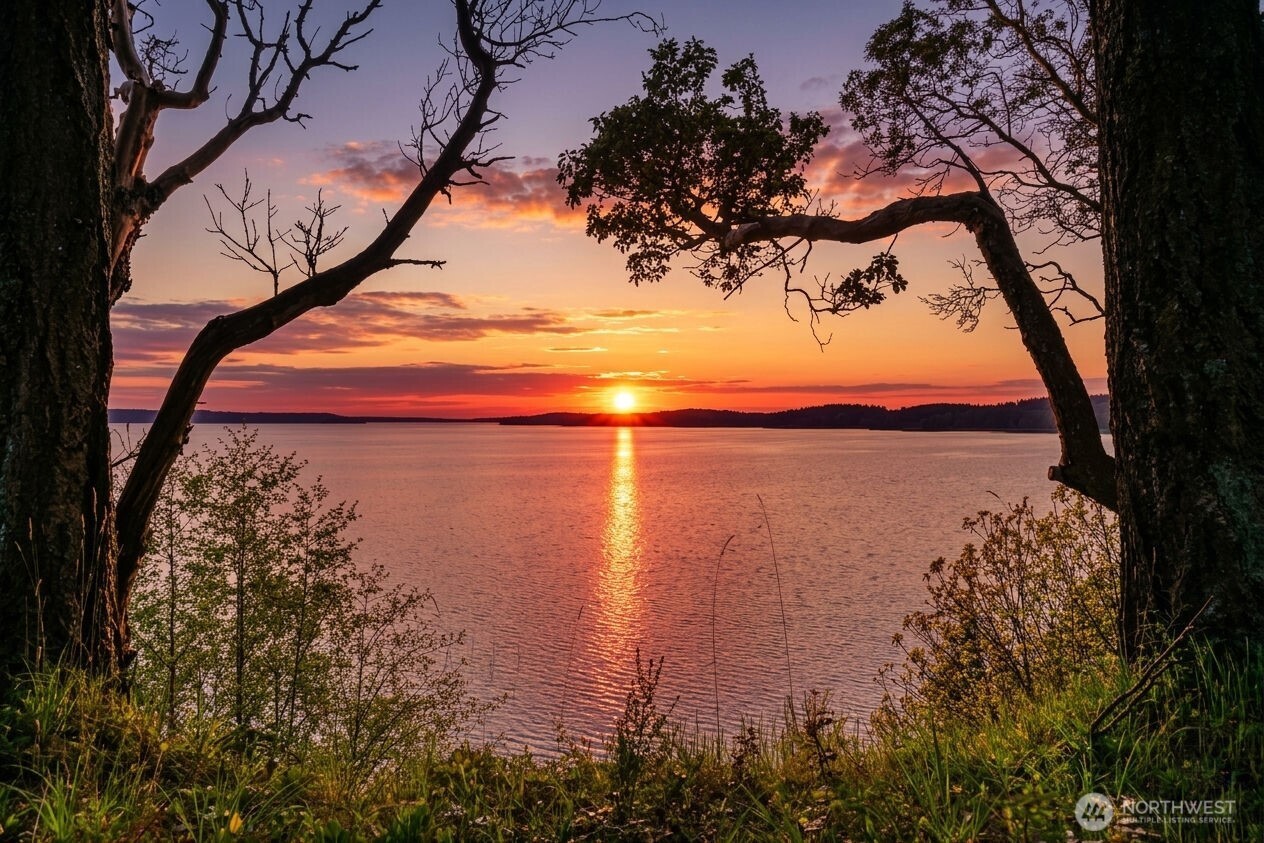 725 N Sunset Drive , Camano Island, WA 98282