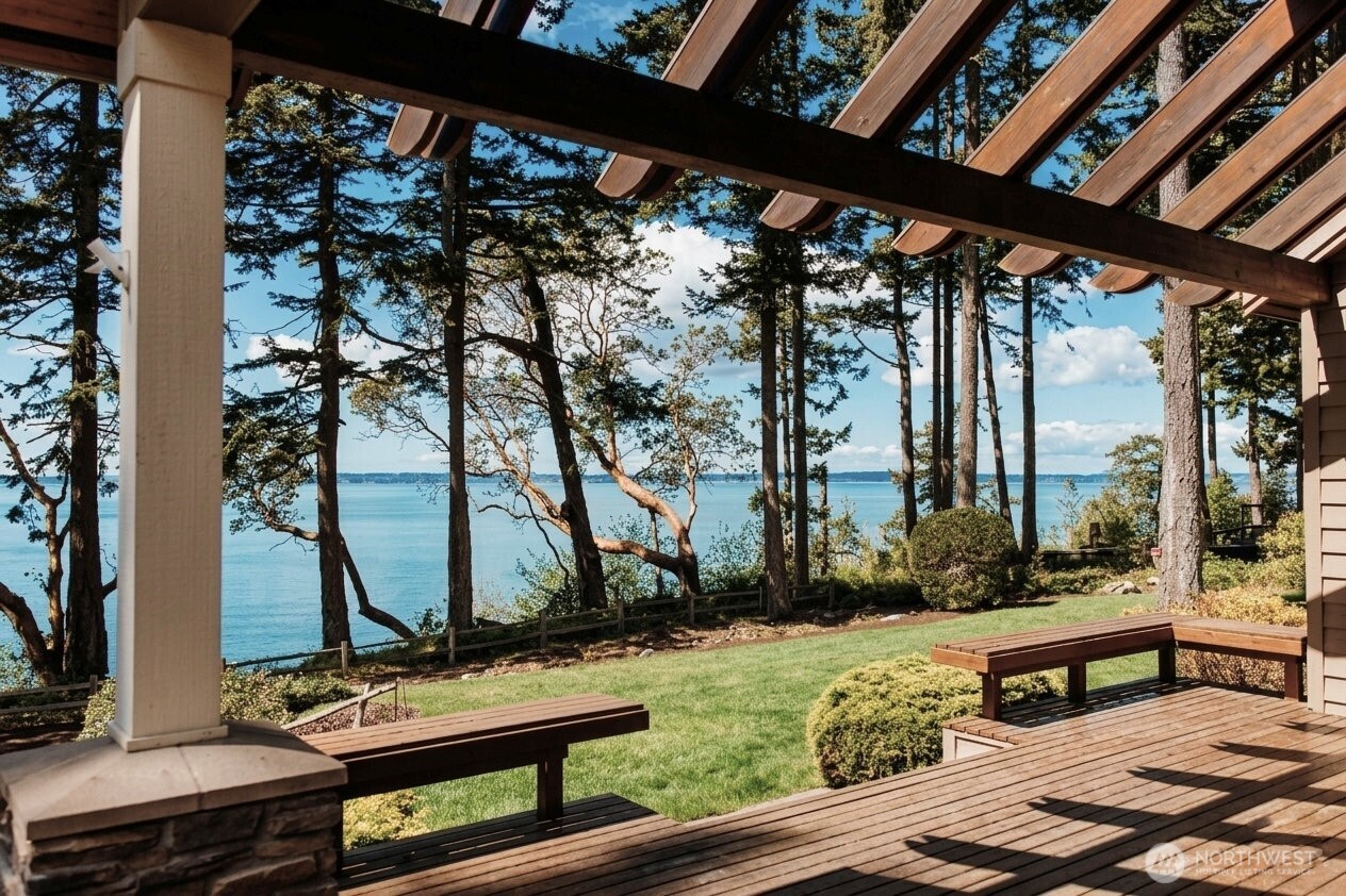 725 N Sunset Drive , Camano Island, WA 98282