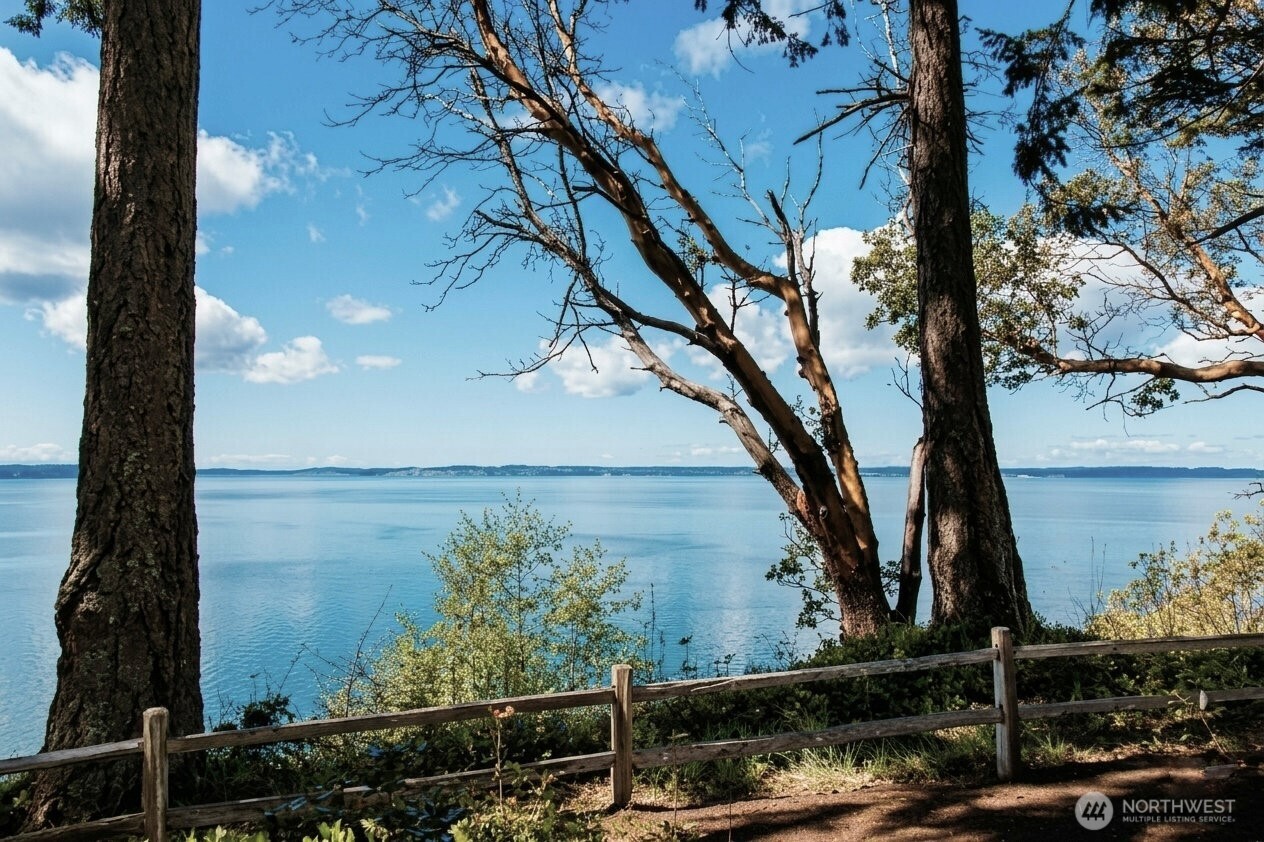 725 N Sunset Drive , Camano Island, WA 98282