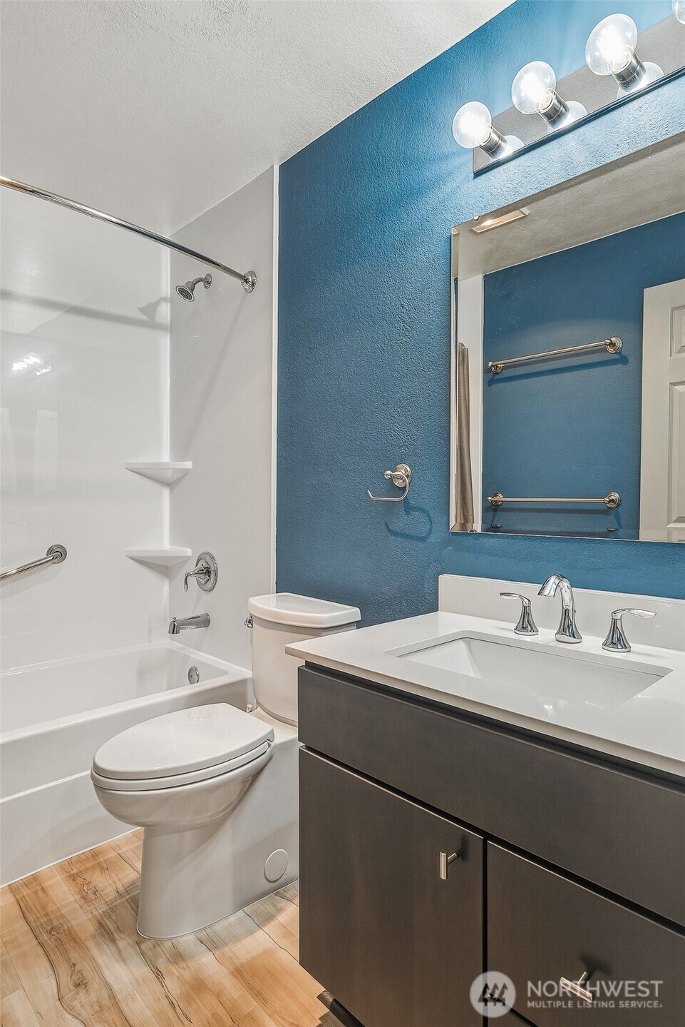 23003 Lakeview Drive #208, Mountlake Terrace, WA 98043