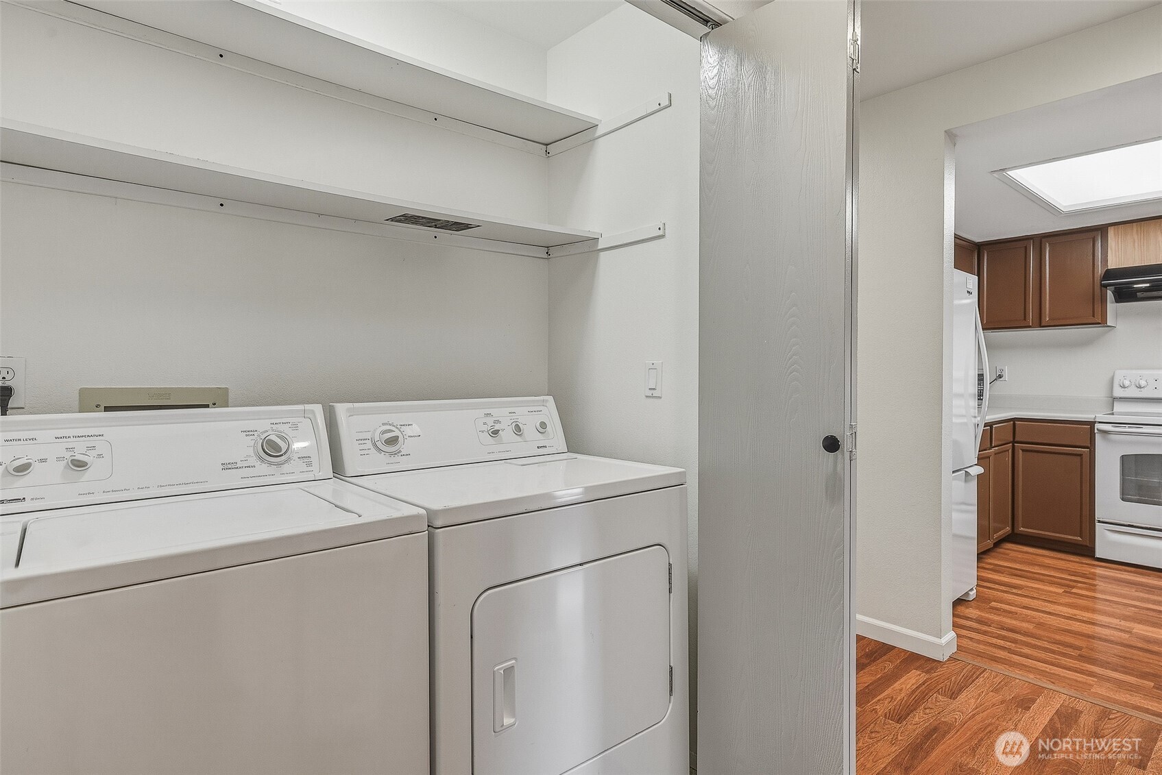 23003 Lakeview Drive #208, Mountlake Terrace, WA 98043