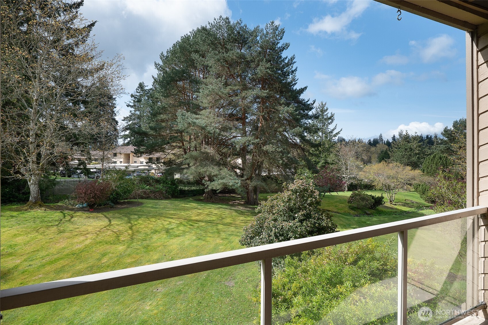 23003 Lakeview Drive #208, Mountlake Terrace, WA 98043