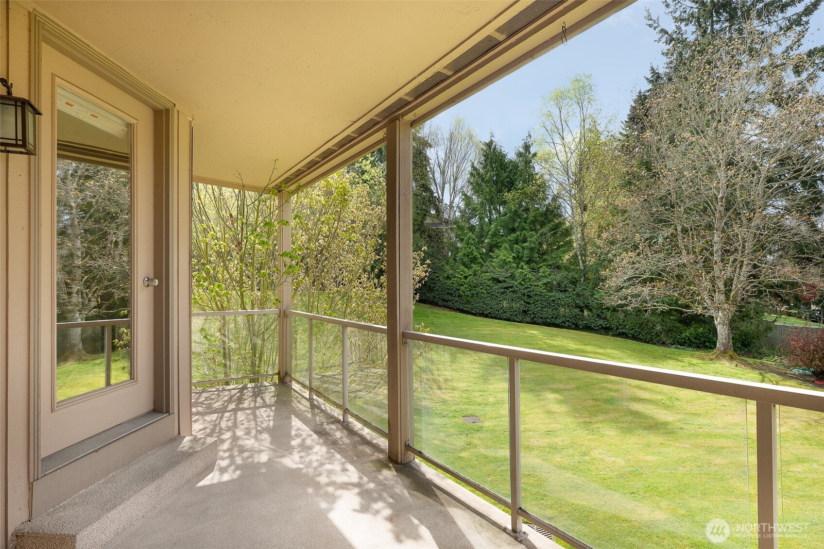 23003 Lakeview Drive #208, Mountlake Terrace, WA 98043